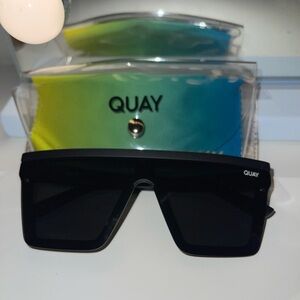 Quay Hindsight sunglasses